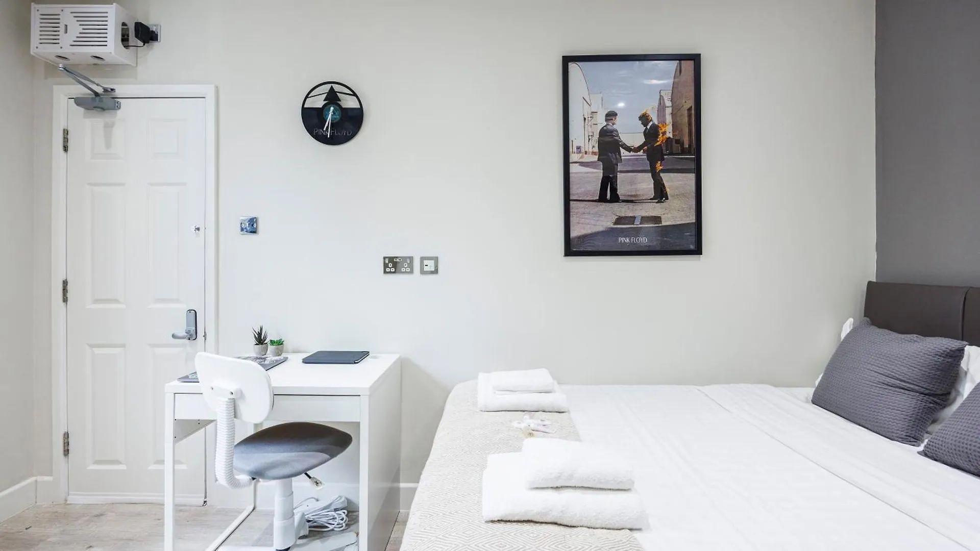 Chic Rooms In Spitalfields, London