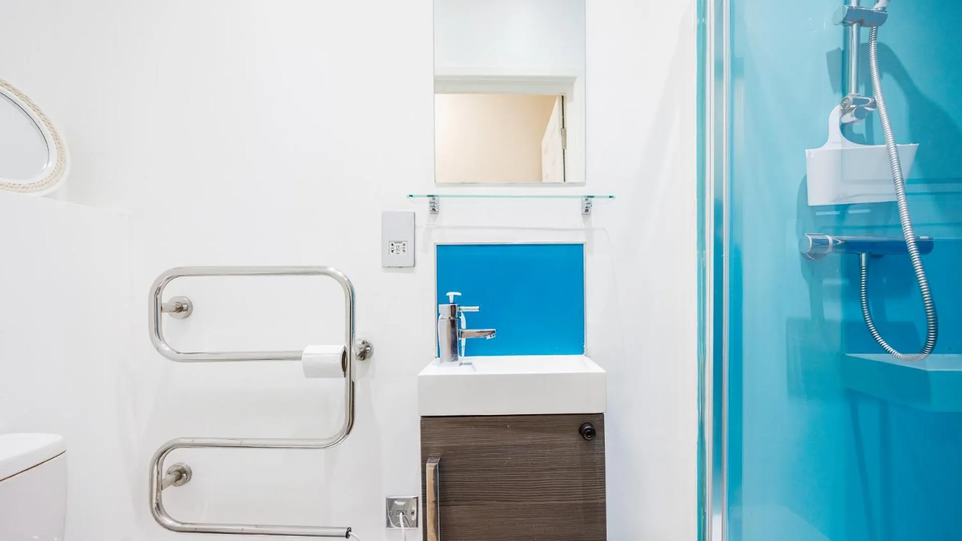 Chic Rooms In Spitalfields, لندن